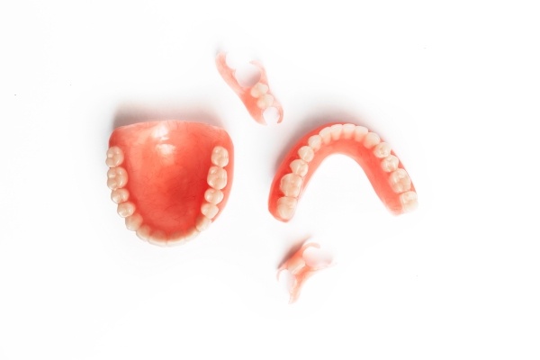 Hàm tháo lắp nhựa dẻo Phương pháp phục hình răng mất hiệu quả và tiết kiệm chi phí?